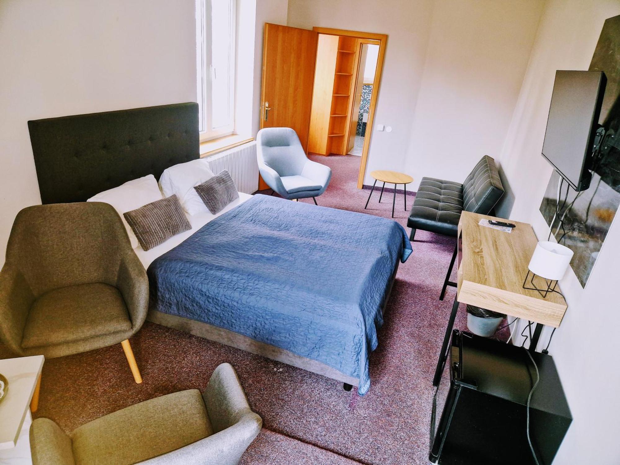 Family Hotel Maxim Beroun  Exterior foto