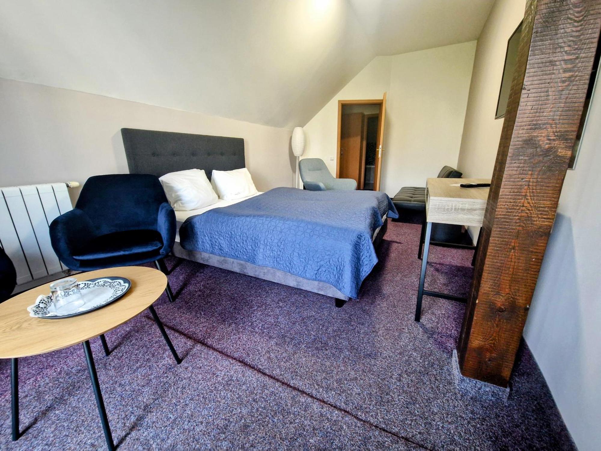 Family Hotel Maxim Beroun  Exterior foto