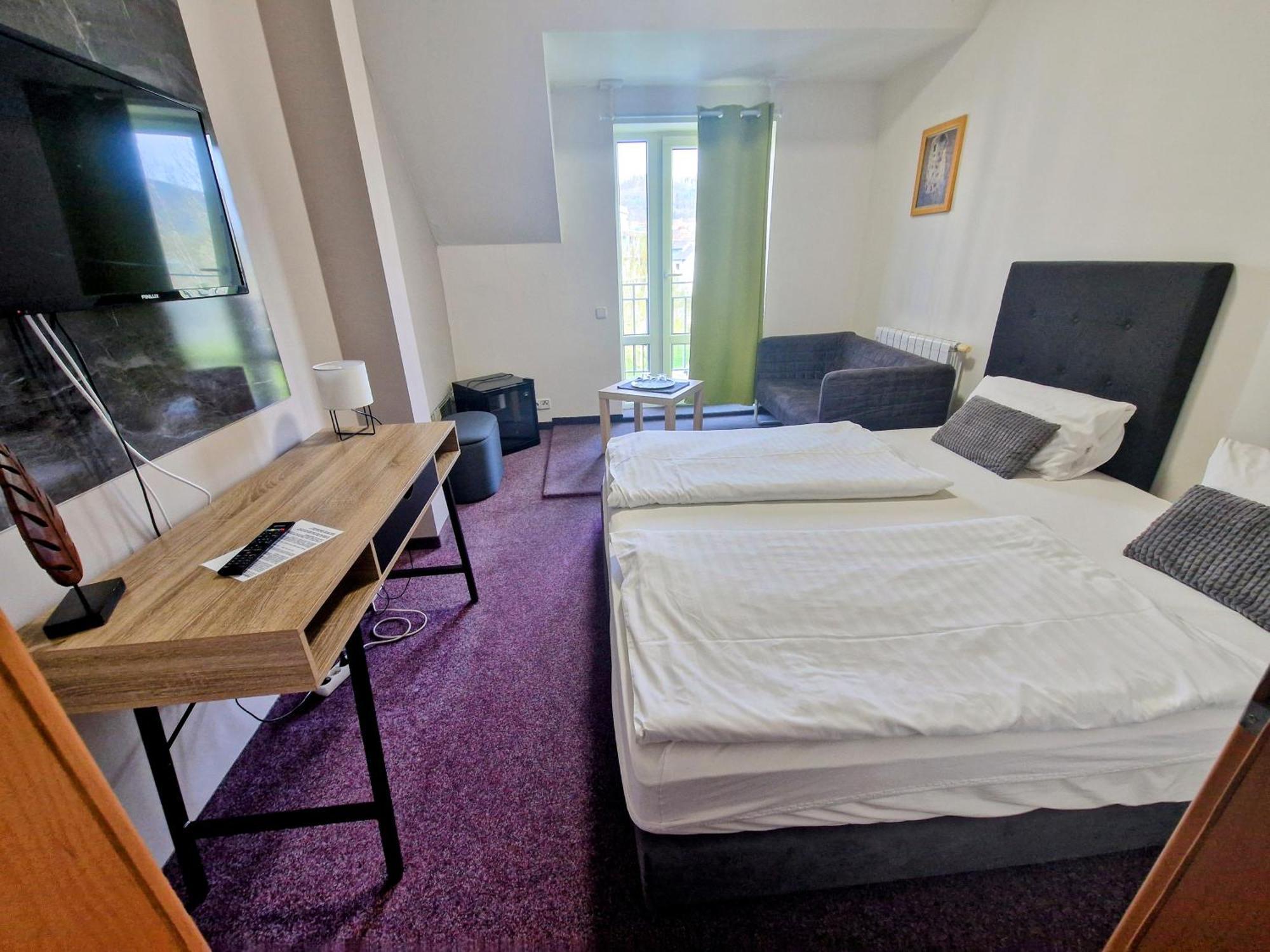 Family Hotel Maxim Beroun  Exterior foto